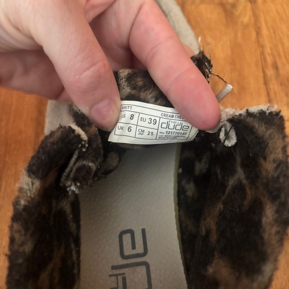 Women’s Hey Dudes size 8 - Picture 4 of 5